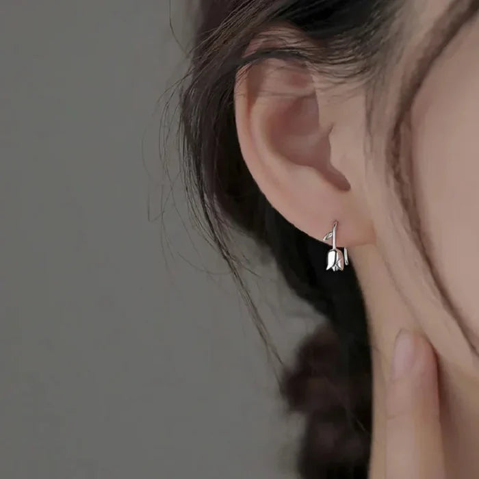 Adorable Tulip Earrings: silver cat, minimal kawaii style