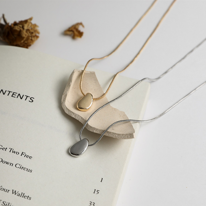 Bean Pendant Necklace for Women: gold, silver heart, minimal style