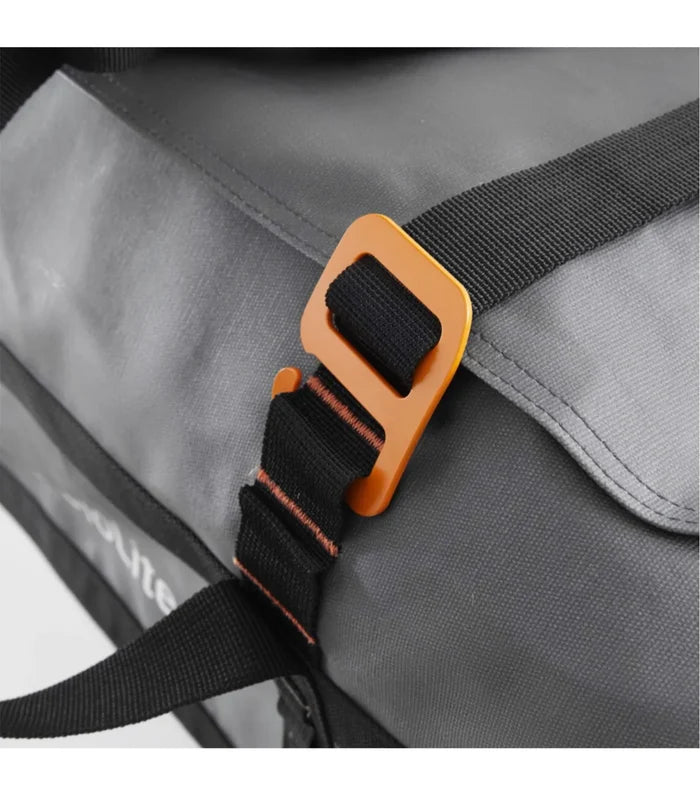 Reinforced straps with G-Hook for secure carry