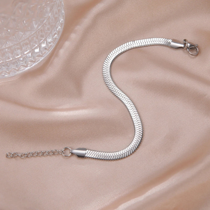 Chain Bracelet for All Genders: gold bracelets, minimal style