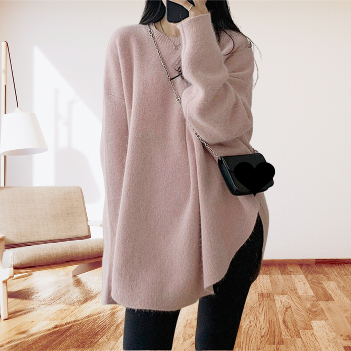 Cozy Relaxed Sweater: dusty pink, black long sweater/top, minimal casual style