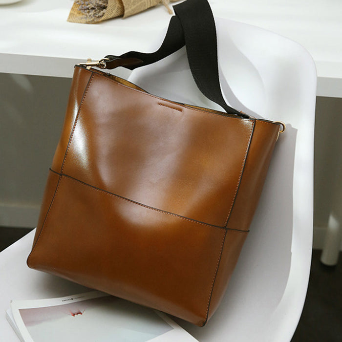 Dual-Use Carryall Bag: beige, black shoulder bag, minimal style