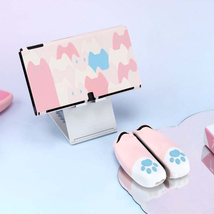 Ergonomic Cat Switch Case: Complete Protection: light blue, white pastel mountain landscape and cute character theme, kawaii