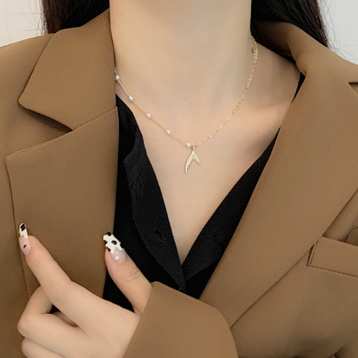 Faux Beaded Pearls Mermaid Necklace for Women: gold, white leaf, delicate minimal style