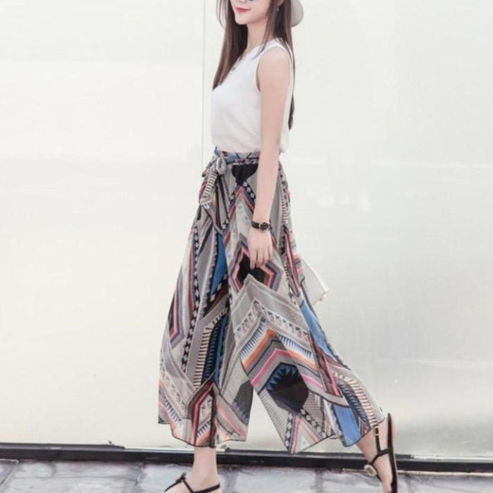 Flowing Patterned Wide-Leg Trousers: gray, black wide-leg patterned pants, bohemian style