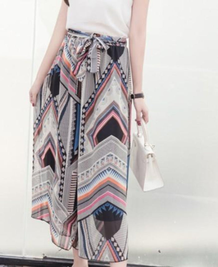 Flowing Patterned Wide-Leg Trousers: gray, black wide-leg patterned pants, bohemian style