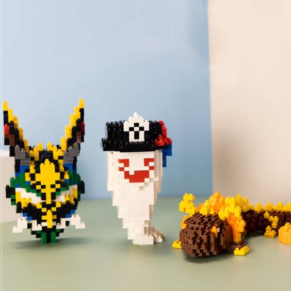 Genshin Impact Toy Figure Building Set: brown, yellow lizard, cartoon style