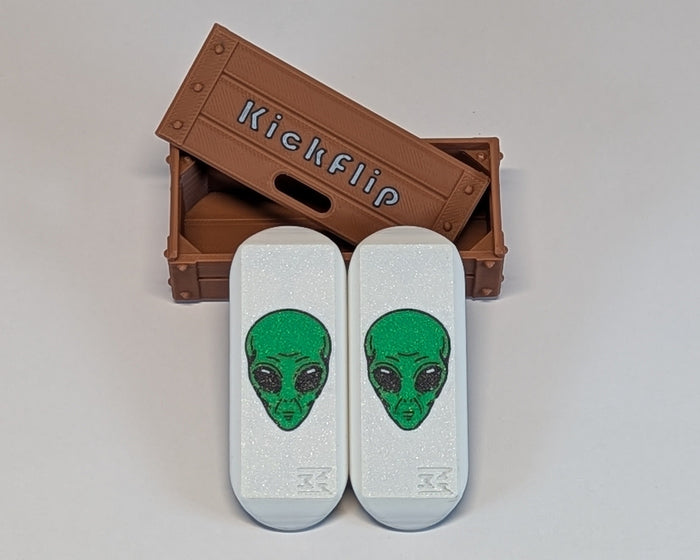KickFlip Fidget Deck Magnetic Flipper Alien Head Deck