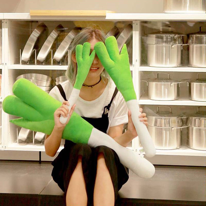 Miku Leek Plush: Iconic, Cuddly, Durable: bright green, white green onion/scallion, cartoon style