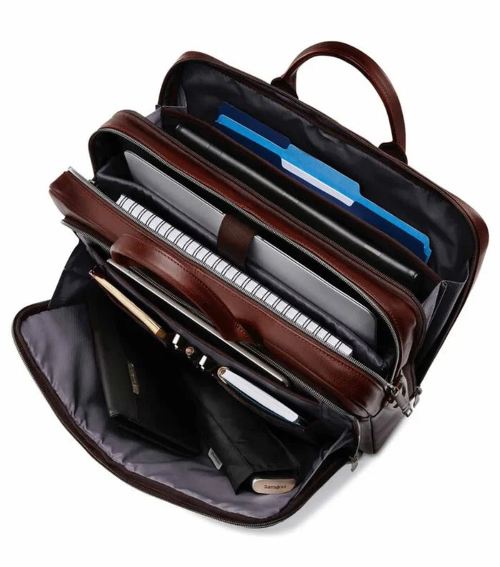 Padded compartment suitable for laptops with screens up to 15.6"