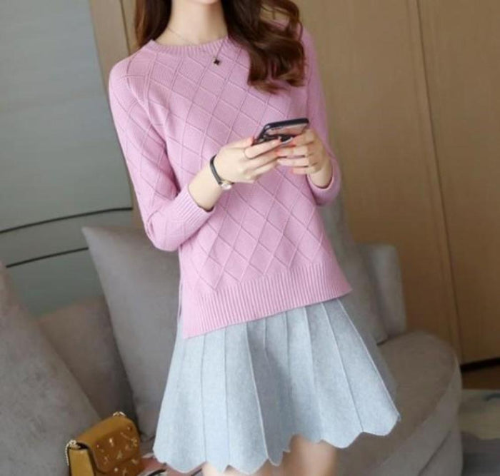 Slim-Fit Knit Top for Women with Round Neckline: off-white, cream sweater, minimal style