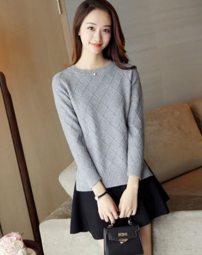 Slim-Fit Knit Top for Women with Round Neckline: off-white, cream sweater, minimal style