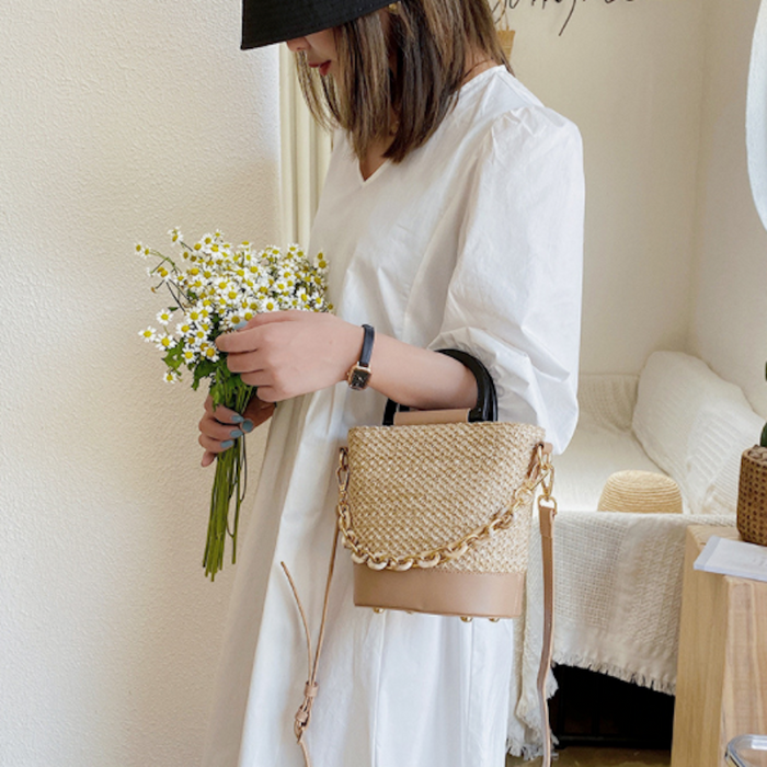 Summer Straw Bag with Chain Accents: Embrace the Season in Style!: natural beige, tan handbag, minimal style