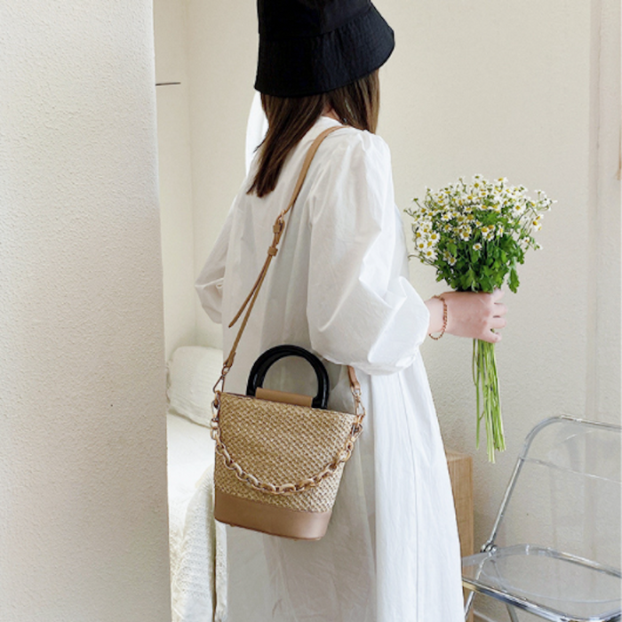 Summer Straw Bag with Chain Accents: Embrace the Season in Style!: natural beige, tan handbag, minimal style
