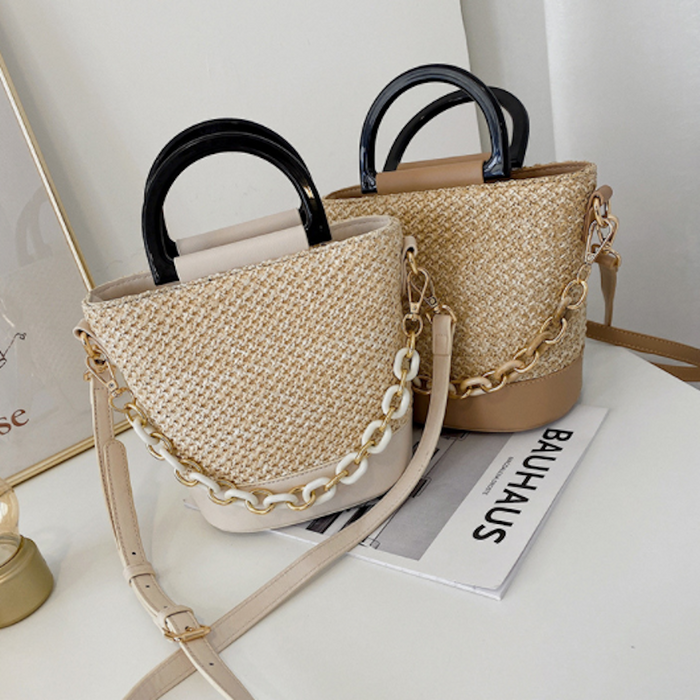 Summer Straw Bag with Chain Accents: Embrace the Season in Style!: natural beige, tan handbag, minimal style