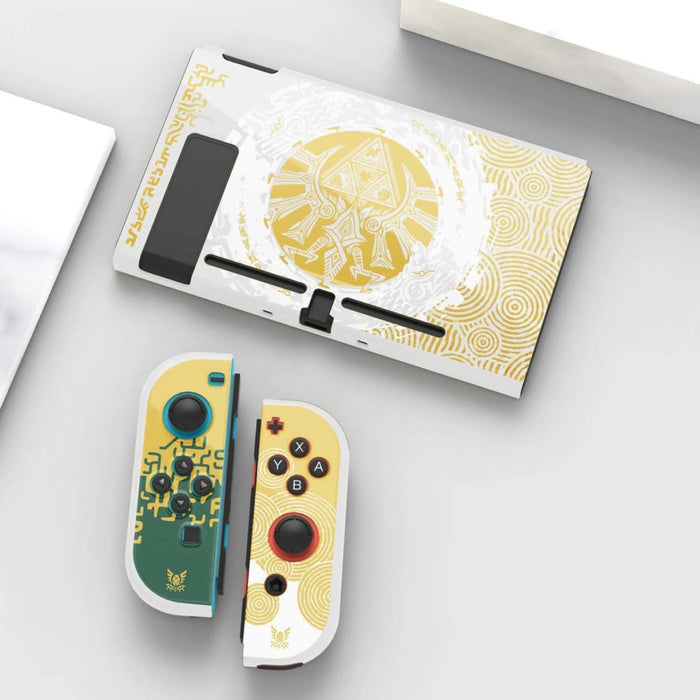 Tears of the Kingdom Switch Case: white, gold stylized lion emblem, minimal geometric style